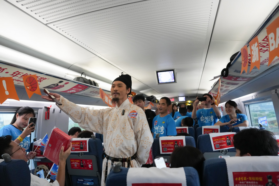 坐杭台高铁, 新华社记者, 往台州 坐杭台高铁, 新华社记者, 往台州