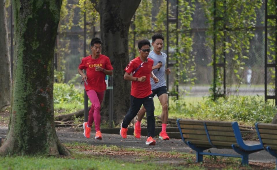 亚锦赛冠军, 比赛日晚间, 马拉松 亚锦赛冠军, 比赛日晚间, 马拉松