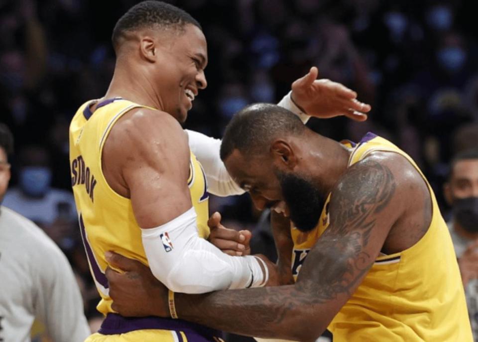 WWULY, 合同价格仅, 威少的职业 WWULY, 合同价格仅, 威少的职业